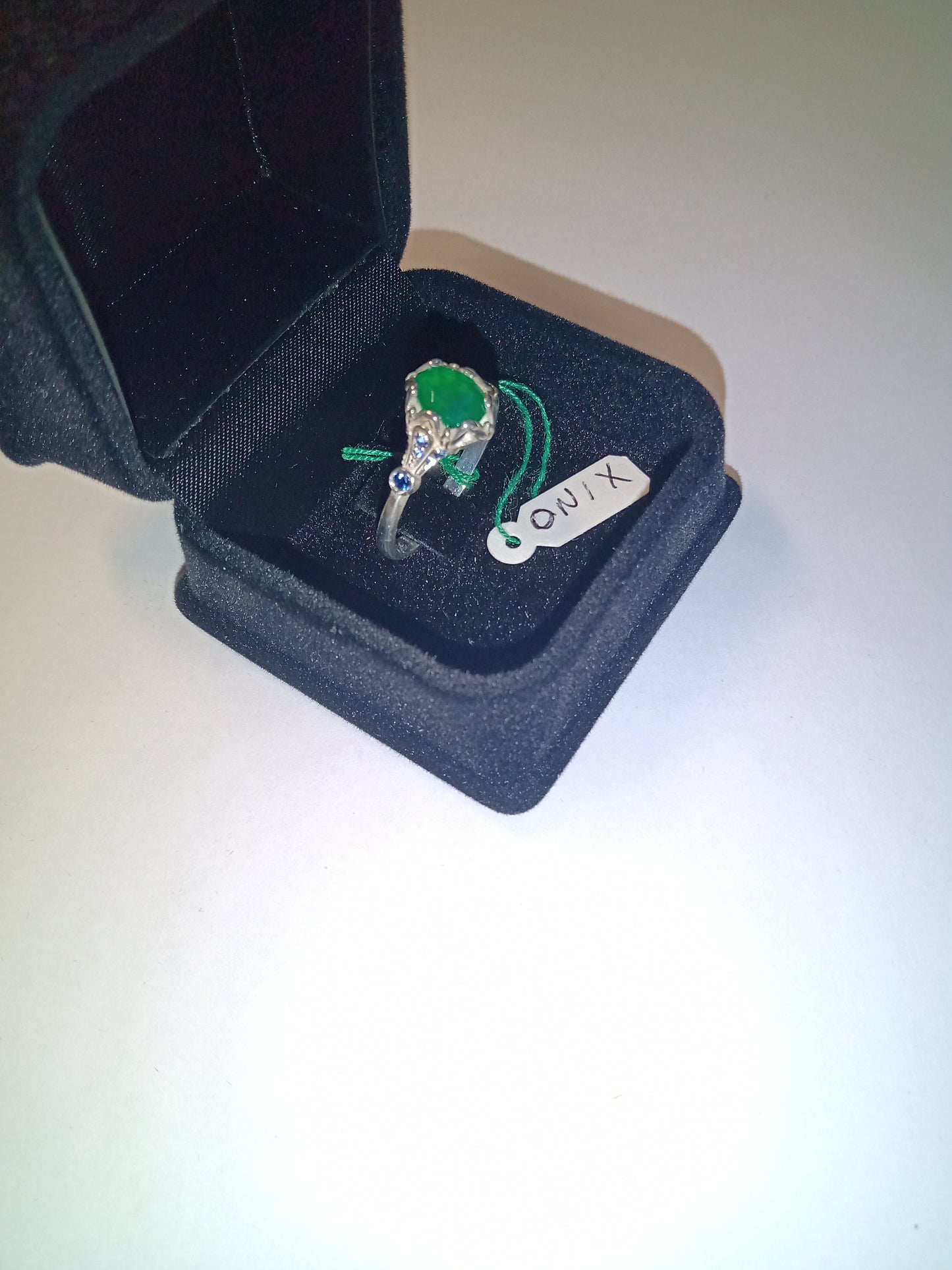 anello argento 925  design onice verde e zaffiri