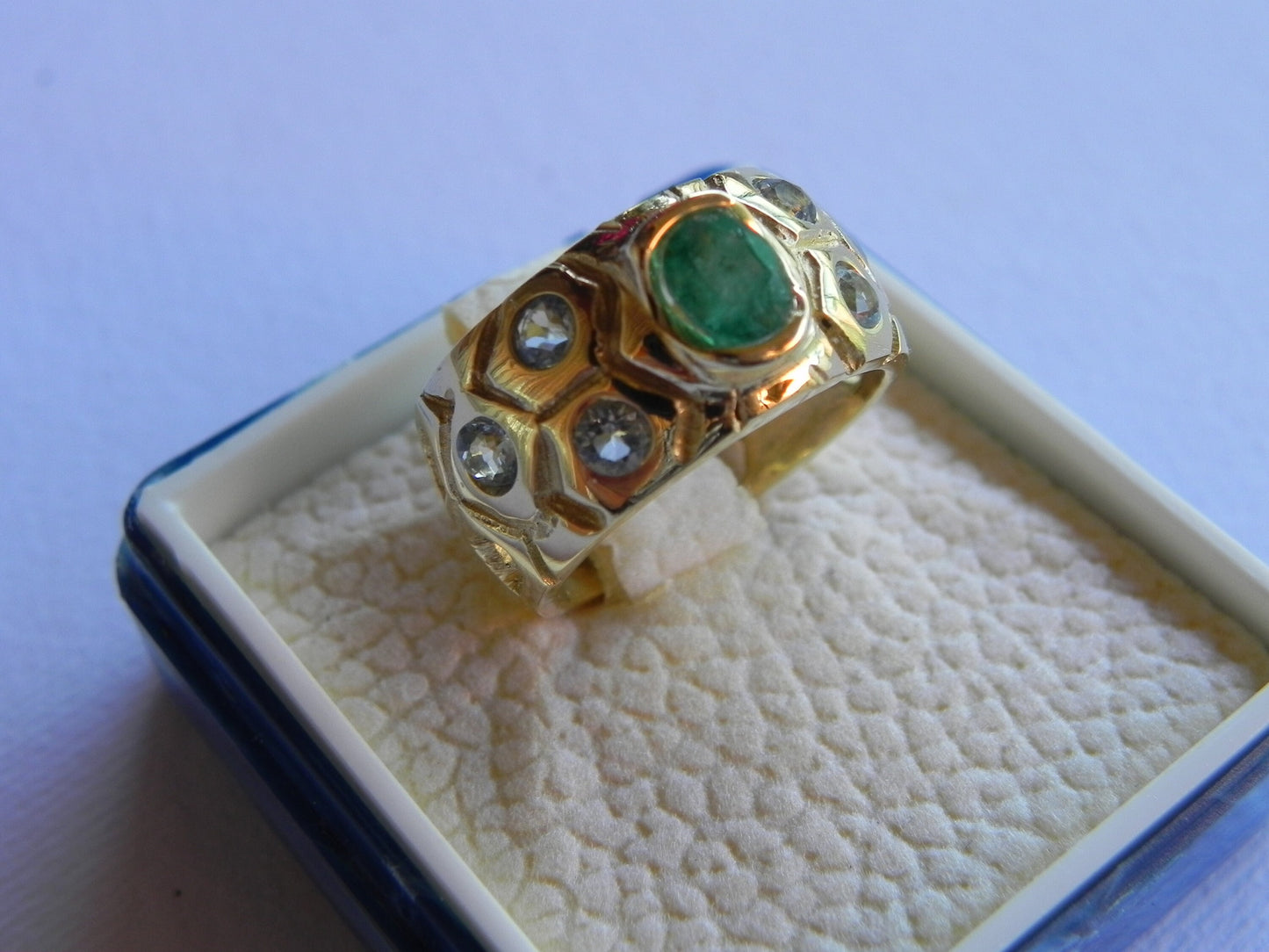 anello oro giallo  18kt smeraldo e topazi