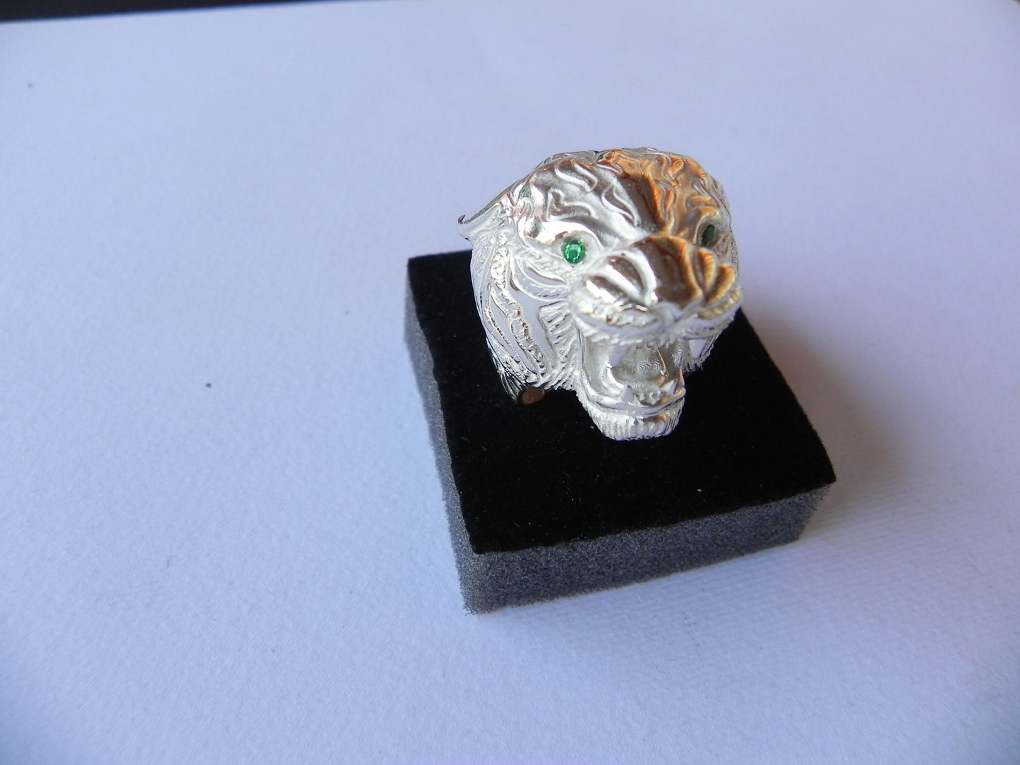 tiger ring sculpture 925 silver emeralds made in italy man unisex gift fashion animalier precious birthday anniversary