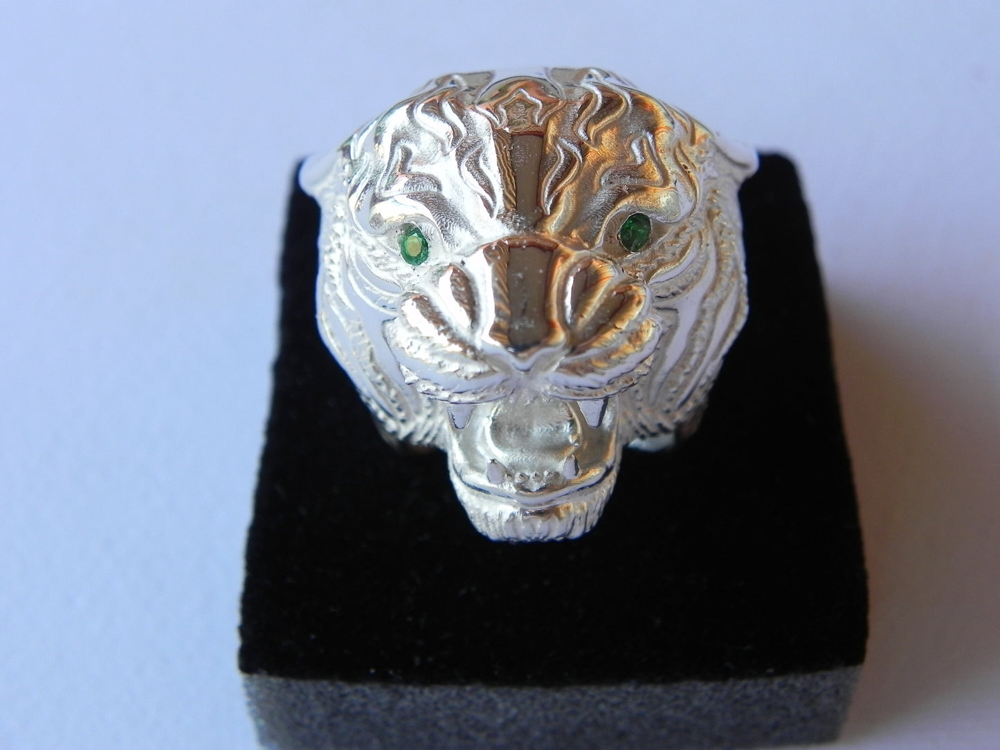 tiger ring sculpture 925 silver emeralds made in italy man unisex gift fashion animalier precious birthday anniversary