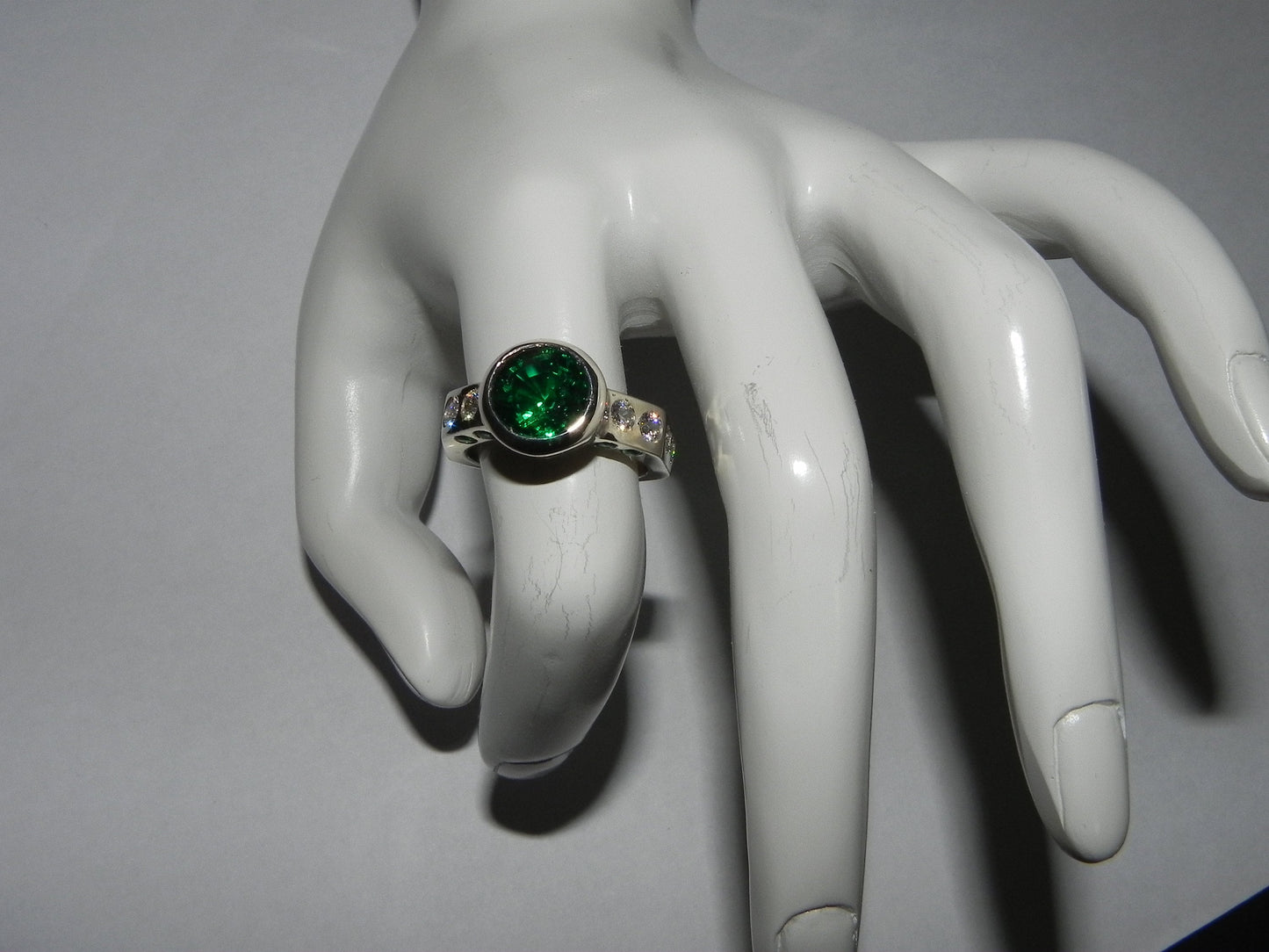 18kt gold ring silver emeralds diamonds lab woman fashion precious engagement gift fashion bright color top made in italy