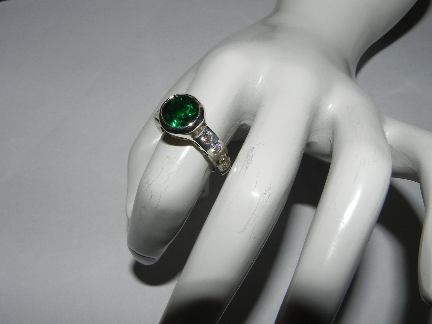 18kt gold ring silver emeralds diamonds lab woman fashion precious engagement gift fashion bright color top made in italy